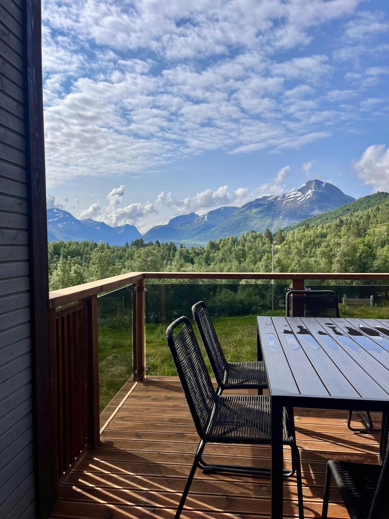 Mountain Views & Comfort - Stay In Stranda Appartement Stranda (More og Romsdal)