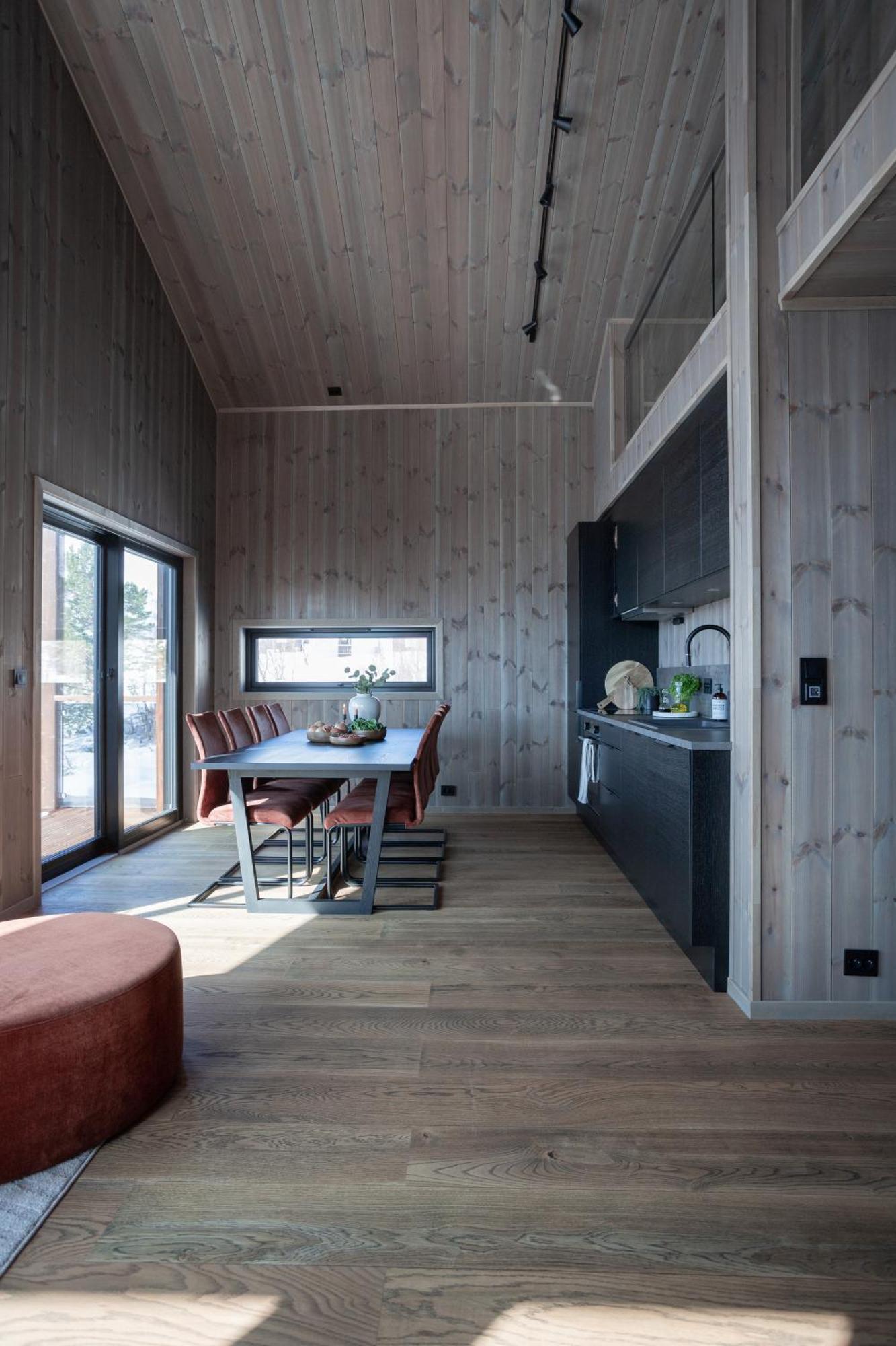 Apartment Premium Penthouse Near Strandafjellet & Geiranger - Panoramic Mountain Views & Sauna *